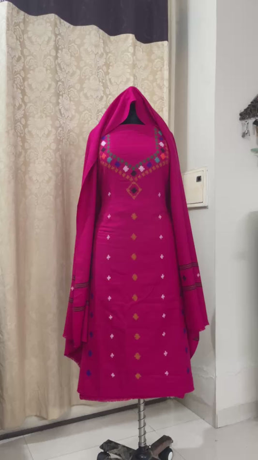 Heritage Kullvi Woolen Suit with Printed Stole in Magenta