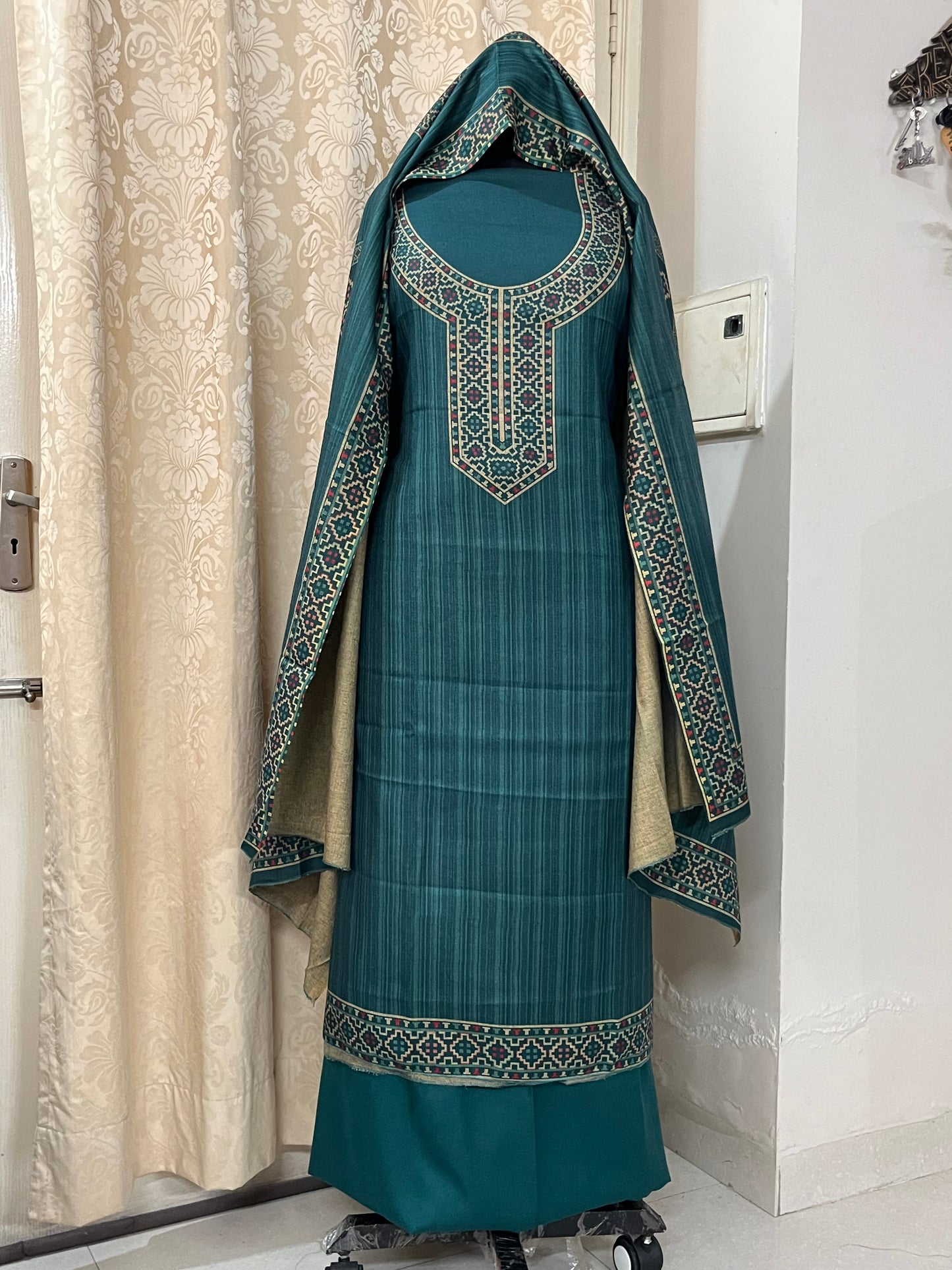 Pashmina Kullvi Digitally Printed Woolen Suit & Stole - Green