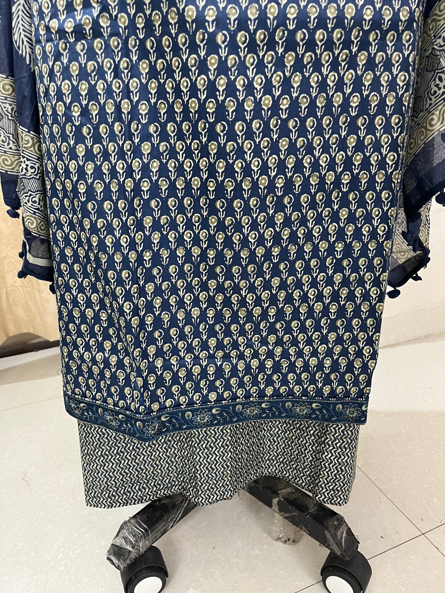 Roop Pure Cotton Suit Set with Embroidered Neck Patch - Navy Blue