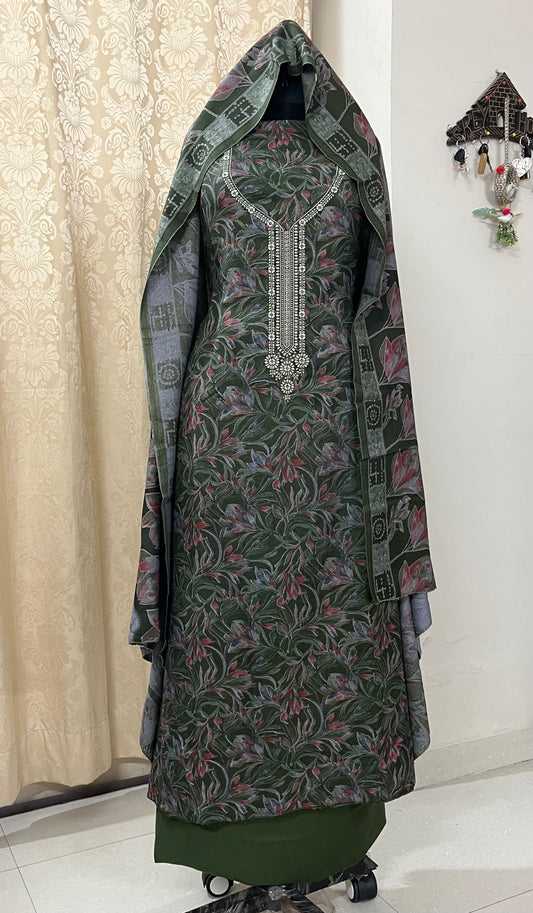 Rangrez Fine Spun Woolen Suit with Matching Stole
