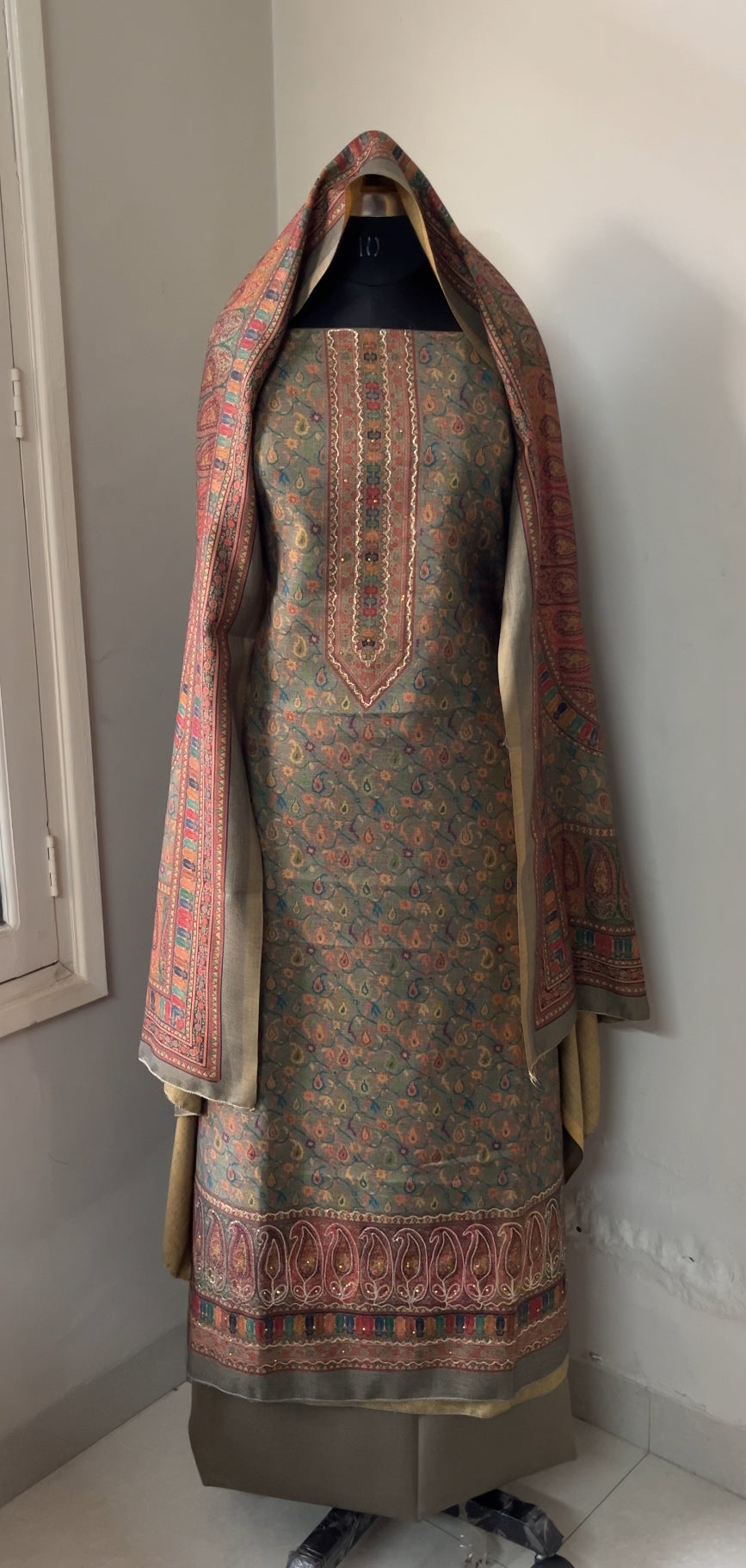 Heer Aari-Swarovski Toosh Pashmina Woolen Suit - Pearl Grey