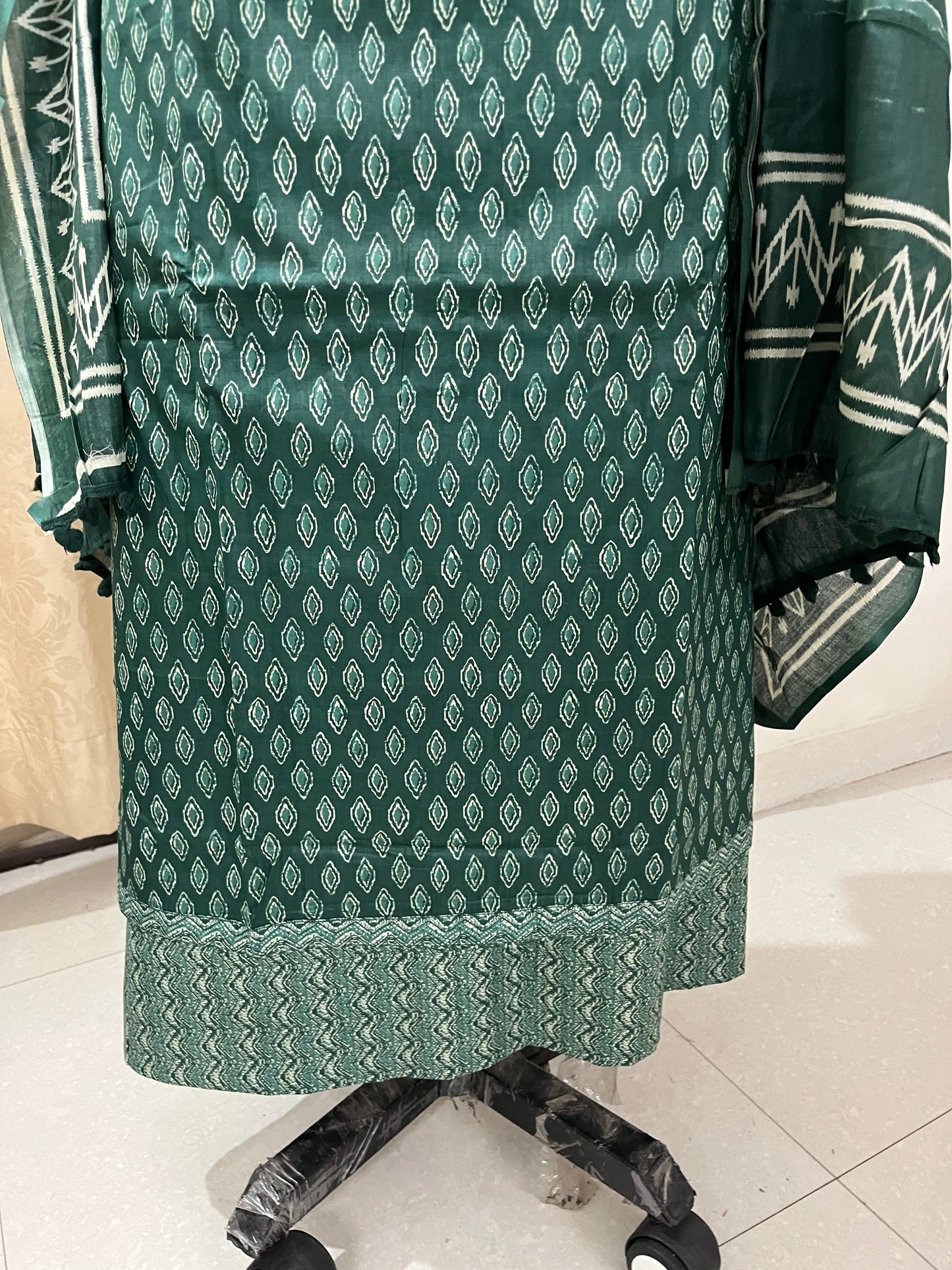 Zevar Pure 100% Cotton Suit Set with Hand Embroidered Neck Patch -Bottle Green